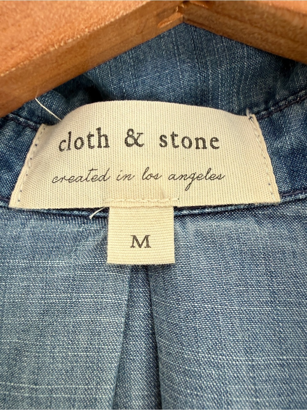 Cloth & Stone Split-Back Chambray Button down Top - Picture 6 of 8